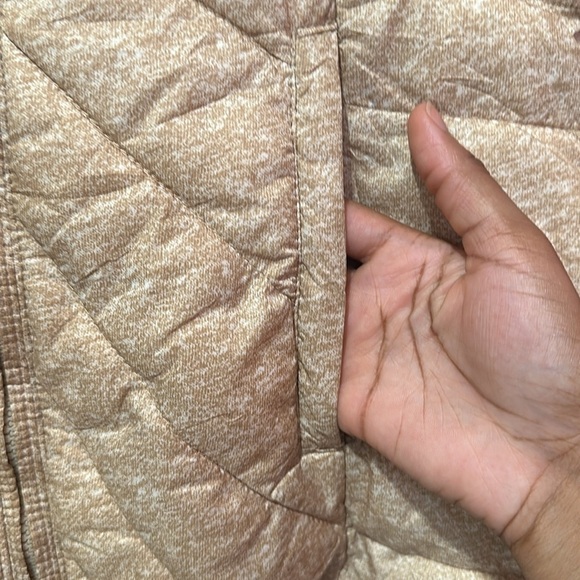 NEW YORK & COMPANY Women’s Beige Thermos Vest with Hood Size XS - Picture 4 of 6